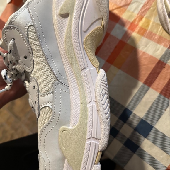 BALENCIAGA TRIPLE S SNEAKER WHITE SIZE US 8.5 - Picture 2 of 9